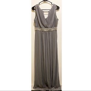 ⁣✧ Onyx Nite | Gray Sequin Long Dress